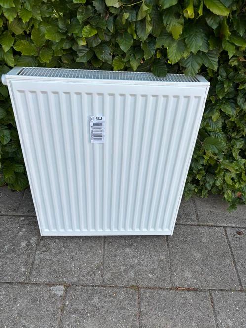 2x radiator 70 x 60 cm zo goed als nieuw compleet, Doe-het-zelf en Verbouw, Verwarming en Radiatoren, Zo goed als nieuw, Radiator