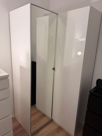 Wardrobe closet (Angle) beschikbaar voor biedingen