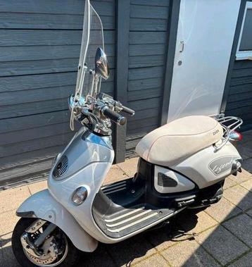 Znen Legend retro scooter bj 2013 beschikbaar voor biedingen