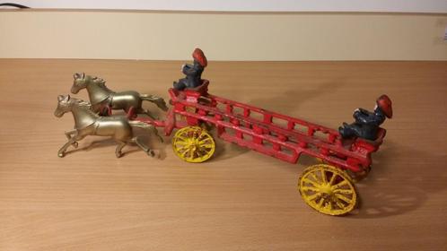 Gietijzeren brandweerwagen paarden. Hubley Kenton. Jaren 50, Antiek en Kunst, Antiek | Speelgoed, Ophalen of Verzenden