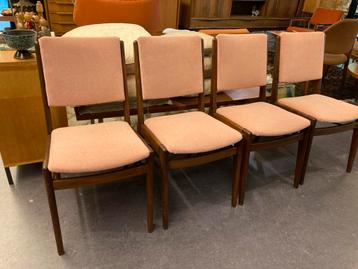 Vintage eetkamerstoelen massief teakhout opnieuw gestoffeerd beschikbaar voor biedingen
