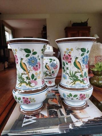 2 vazen brocante vogel vaas oude  beschikbaar voor biedingen