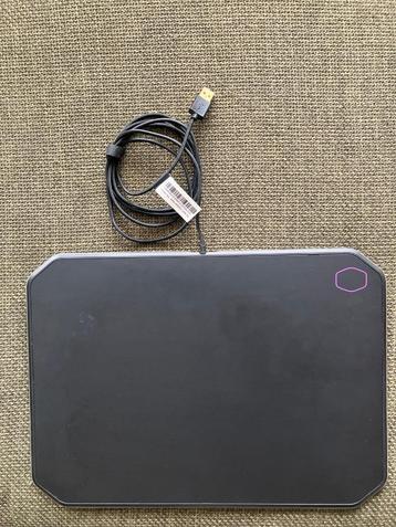 Coolermaster muismat MP860 met RGB beschikbaar voor biedingen