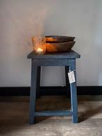 Oud houten tafeltje Aura Peeperkorn-oud krukje-tafel-kruk, Minder dan 45 cm, Minder dan 55 cm, Vierkant, Nieuw