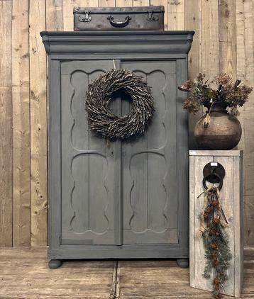 Landelijke halkast beschikbaar voor biedingen