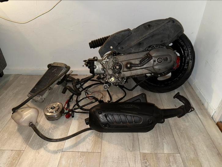 Gilera runner 180CC DD dubbelgelagerd motorblok mo7 compleet, Motoren, Tuning en Styling, Ophalen of Verzenden