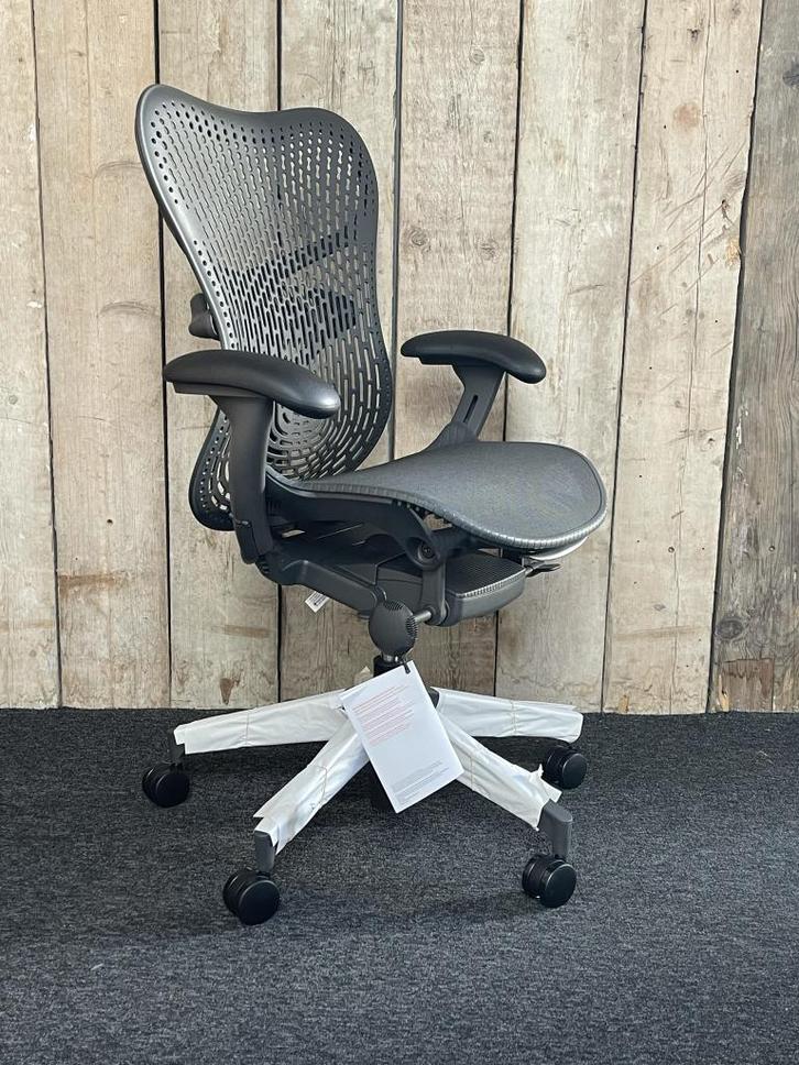 Herman Miller Mirra type 2 Graphite, Huis en Inrichting, Bureaustoelen, Nieuw, Bureaustoel, Grijs, Ergonomisch, Ophalen of Verzenden