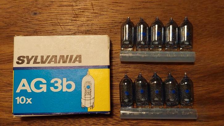 Sylvania AG 3b flitslampjes 10x., Audio, Tv en Foto, Fotografie | Flitsers, Zo goed als nieuw, Overige merken, Ophalen of Verzenden
