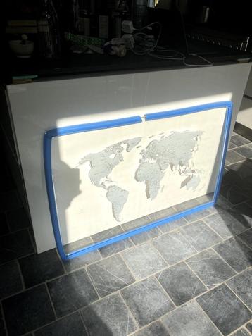 plexiglas wereldkaart beschikbaar voor biedingen