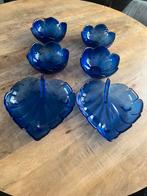 Blauwe glazen schalen, Huis en Inrichting, Woonaccessoires | Schalen en Manden, Ophalen, Zo goed als nieuw, Rond, Glas