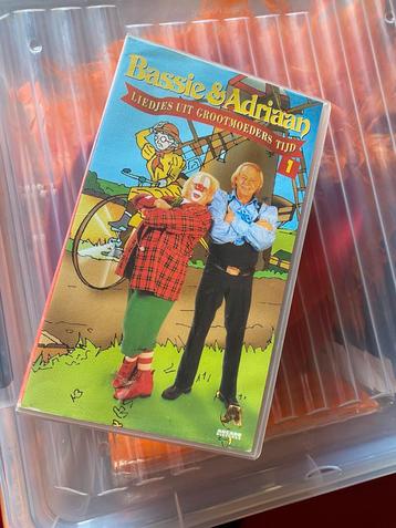 Bassie en adriaan. Liedjes uit grootmoeders tijd; VHS banden beschikbaar voor biedingen