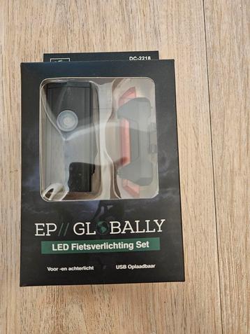 50x Fietsverlichting Set LED USB Oplaadbaar beschikbaar voor biedingen