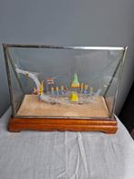 Vintage Thais bootmodel in glazen vitrine, Ophalen of Verzenden