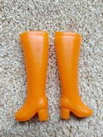 Barbie orange plastic laarzen vintage jaren 70, Verzenden, Zo goed als nieuw, Kleertjes