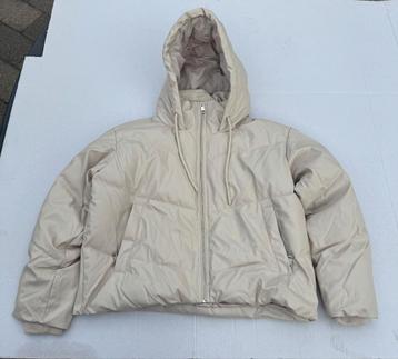 Dames winterjas beschikbaar voor biedingen