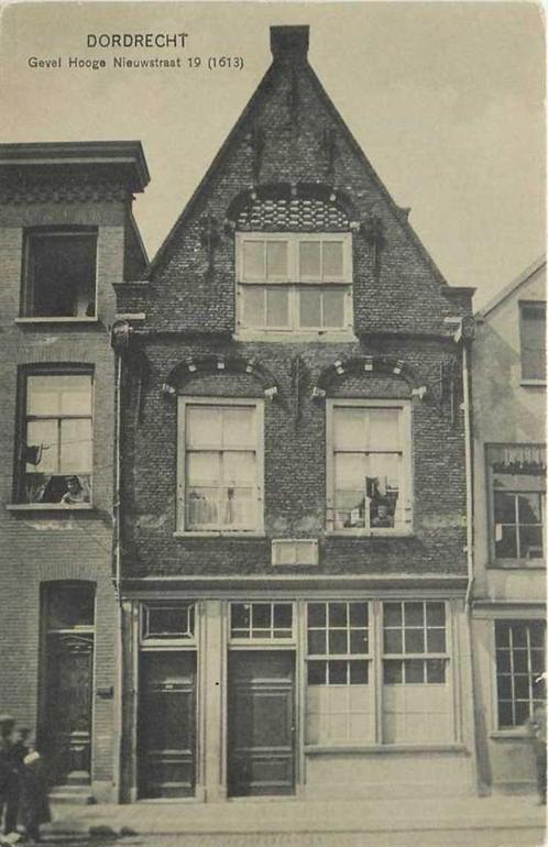 (300-455-049) Dordrecht Gevel Hooge Nieuwstraat 19, Verzamelen, Ansichtkaarten | Nederland, Zuid-Holland, Verzenden