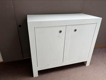 Gratis wit houten kast / tv-kast