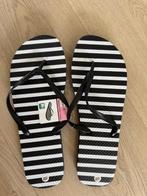 Teenslippers maat 40-41  zwart-wit, Slippers, Blauw, Ophalen of Verzenden, Zo goed als nieuw