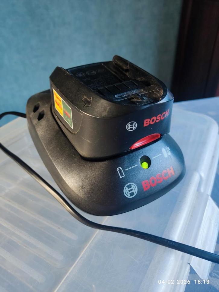 1x Bosch 18v 1,5 ah accu & snellader AL2215 CV, Doe-het-zelf en Verbouw, Gereedschap | Machine-onderdelen en Toebehoren, Ophalen of Verzenden