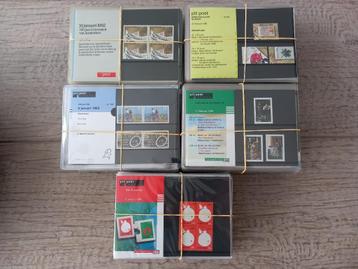 Postzegelmapjes 1 t/m 246b+251 voor 25 euro incl. verzenden beschikbaar voor biedingen