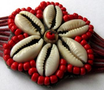 Mooie Rode Armband Cypraea Schelpen, Armband Bloem Schelpjes beschikbaar voor biedingen