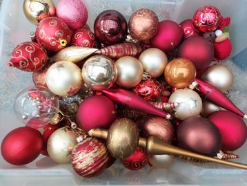 Kerstspullen alles samen beschikbaar voor biedingen