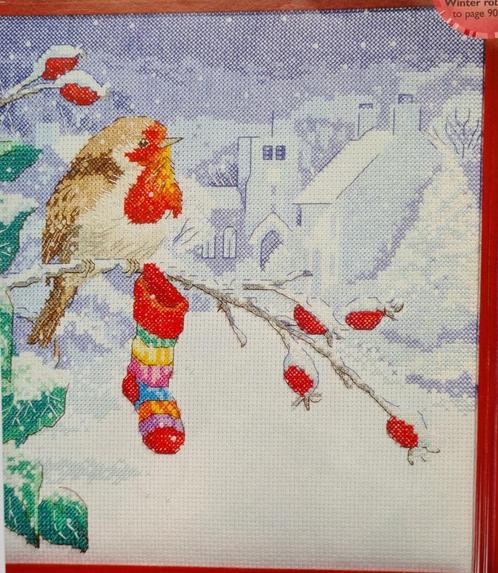 Winter roodborstje op tak in de sneeuw Kerst borduurpatroon, Hobby en Vrije tijd, Borduren en Borduurmachines, Nieuw, Patroon