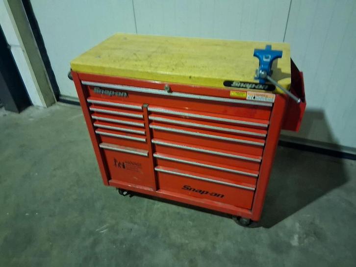 Snap-on Gereedschapswagen met bankschroef, Doe-het-zelf en Verbouw, Gereedschapskisten, Gebruikt, Gevuld, Ophalen