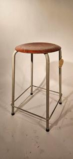 Ahrend schoolkruk - Vintage industrieel design, Huis en Inrichting, Krukjes, Gebruikt, Singel 130, Amsterdam, Ophalen of Verzenden