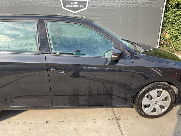 Portier Rechts Voor Skoda Fabia III (NJ3) 2018 6V0831052A, Auto-onderdelen, Carrosserie en Plaatwerk, Skoda, Gebruikt