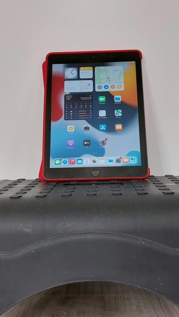 iPad 6e generatie, Computers en Software, Apple iPads, Gebruikt, Apple iPad, Wi-Fi, 10 inch, Zilver, Ophalen