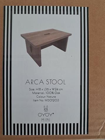 NIEUW in doos van OYOY: Arca Stool (krukje) beschikbaar voor biedingen