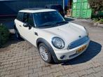 Mini 1.4 16V ONE 55KW 2009 Wit, Auto's, Mini, Voorwielaandrijving, Stof, 74 pk, Zwart