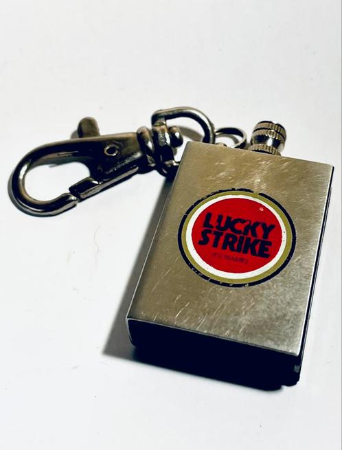 Lucky Strike Eeuwigdurende Lucifer Aansteker 80 jaren, Verzamelen, Rookartikelen, Aanstekers en Luciferdoosjes, Gebruikt, Aansteker