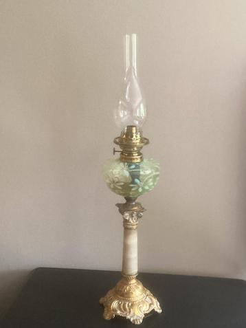 Olielamp uranium glas beschikbaar voor biedingen