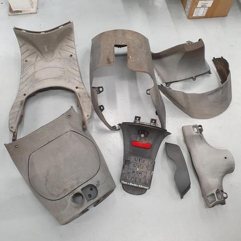 Binnenkappenset binnenkappen Piaggio Zip 9-delig 9 delig, Fietsen en Brommers, Brommeronderdelen | Scooters, Gebruikt, Piaggio