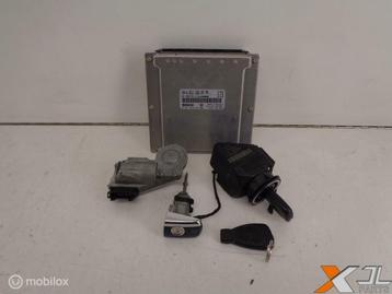 E-KLASSE W210 E220CDI MOTORCOMPUTER ECU SET  A6111532779 beschikbaar voor biedingen
