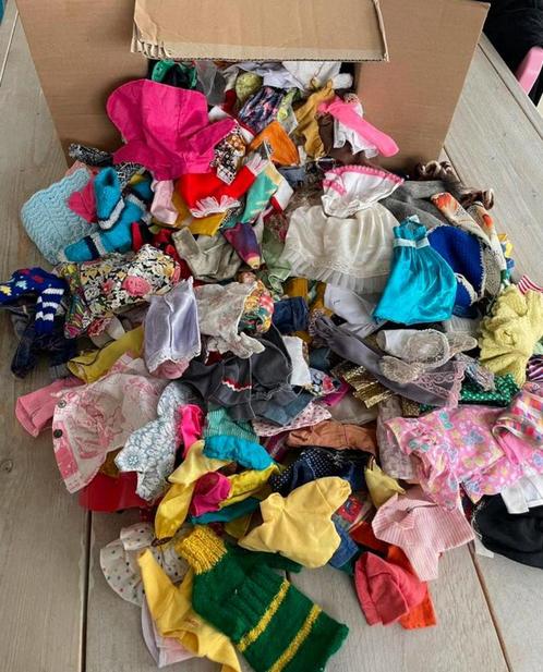 Barbie sindy fleur linna susana clone kleertjes vintage, Verzamelen, Poppen, Gebruikt, Kleertjes, Ophalen of Verzenden
