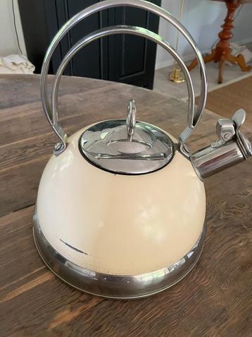 Nostalgische fluitketel  beschikbaar voor biedingen