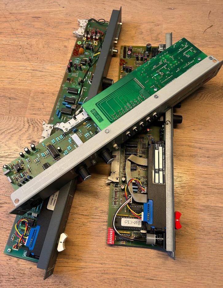 Opruiming Eela Audio materialen, Audio, Tv en Foto, Professionele Audio-, Tv- en Video-apparatuur, Gebruikt, Audio, Ophalen of Verzenden