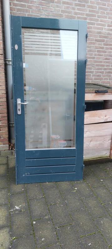 Te koop hardhouten buiten deur plus diefstal sloten  beschikbaar voor biedingen