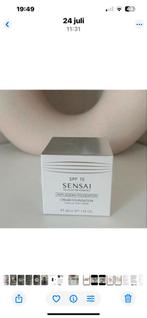 Nieuwe Sensai Foundation, Ophalen of Verzenden, Nieuw, Beige, Gehele gezicht