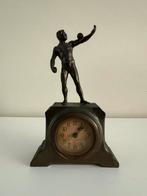 Leuk antiek klokje met Olympische sporter 1920 kogelstoter, Ophalen of Verzenden