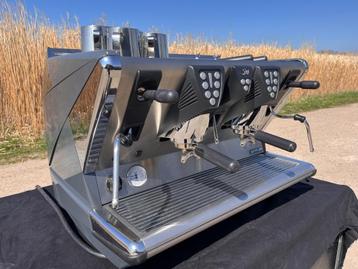La San Marco 100 E 2 Groups Koffie Machine Espressomachine beschikbaar voor biedingen