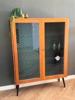 Vintage retro midcentury kastje met glazen deurtjes, Ophalen, Met deur(en), Glas, 50 tot 100 cm