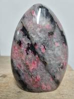 Sculptuur van Rhodoniet met kwarts, Ophalen of Verzenden, Mineraal