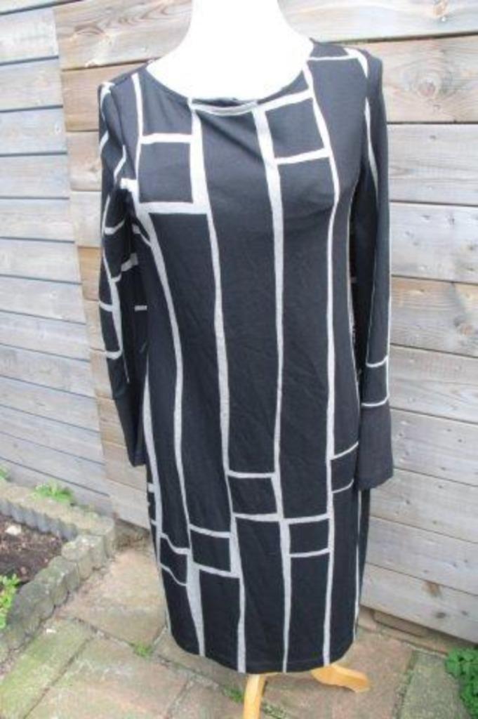 Jurk zwart/ creme Ana Alcazar mt 40 Vaste prijs OPRUIMING, Kleding | Dames, Jurken, Zo goed als nieuw, Maat 38/40 (M), Zwart, Knielengte