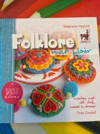 Folklore met Flair - Vilt Creaties Boek, Boeken, Hobby en Vrije tijd, Ophalen of Verzenden, Zo goed als nieuw, Borduren en Naaien