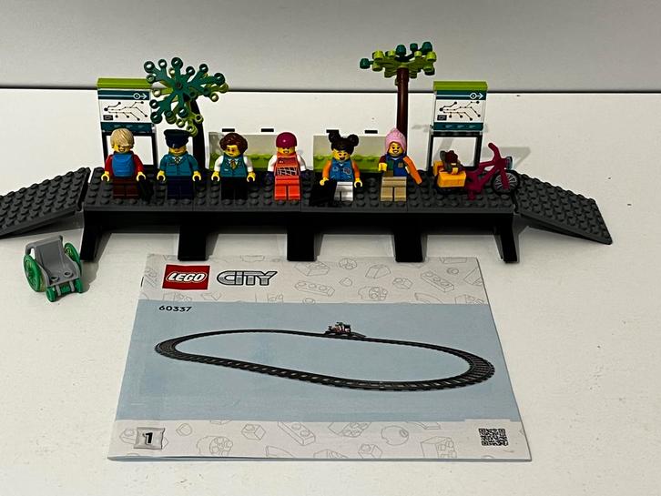 Lego 60337 - dubbel perron incl minifuguren, Kinderen en Baby's, Speelgoed | Duplo en Lego, Zo goed als nieuw, Ophalen of Verzenden