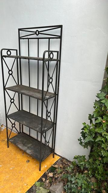 Tuinwandrek, pottenrek, tuinrek beschikbaar voor biedingen